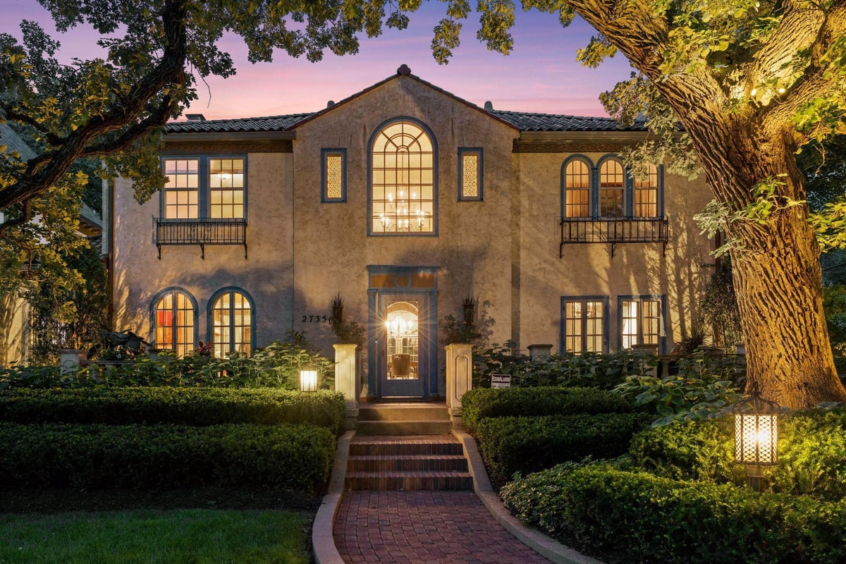 2735 Dean Parkway, Minneapolis, MN 55416