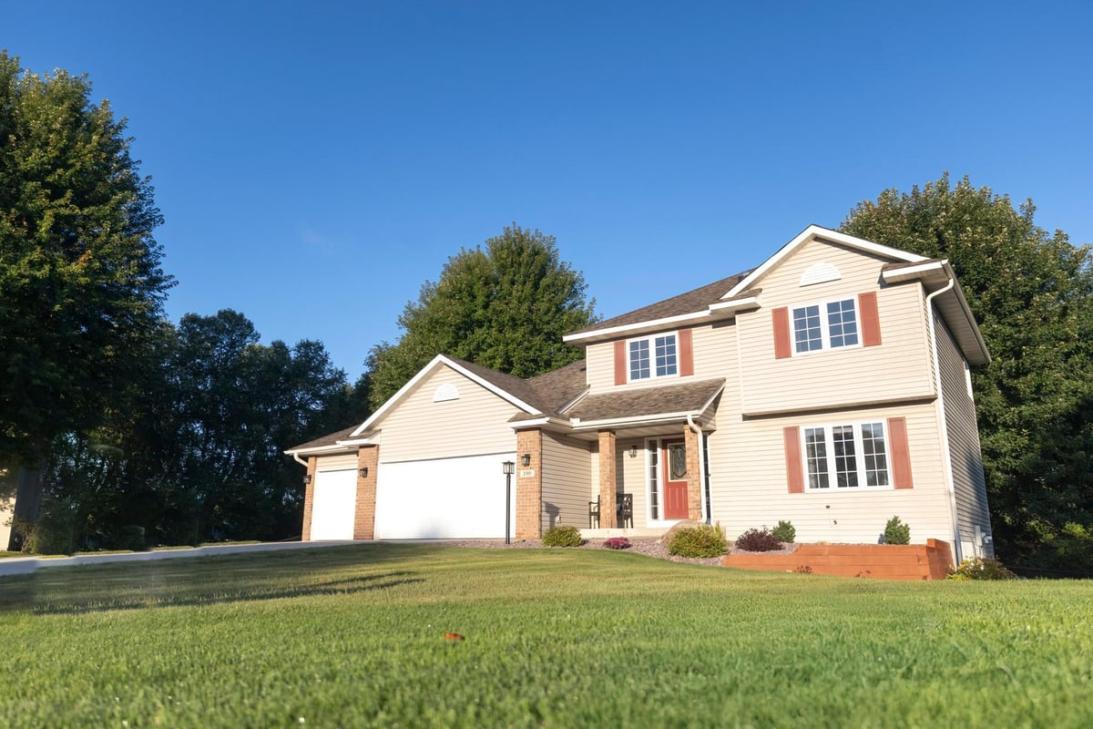 100 Barkley Circle W, Cannon Falls, MN 55009