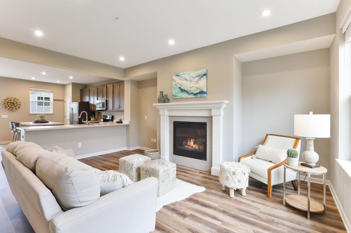 2189 Gateway Hill Road, North Saint Paul, MN 55109