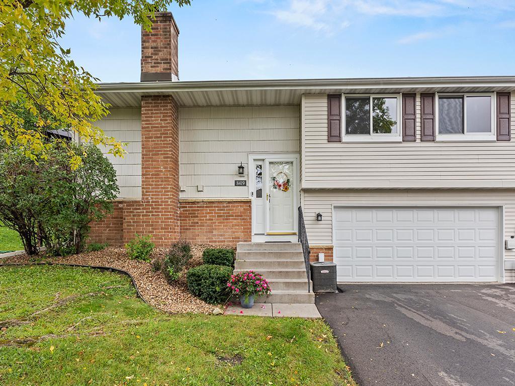 8419 W 97 1/2 Street, Bloomington, MN 55438