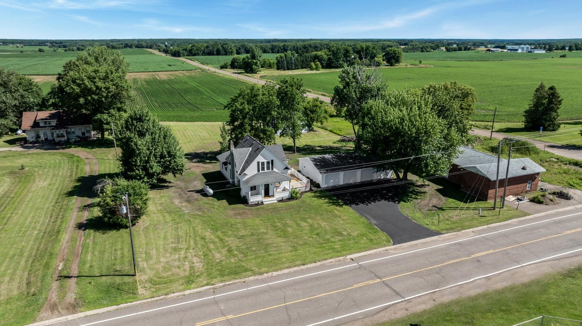 4419 409th Avenue NW, Braham, MN 55006