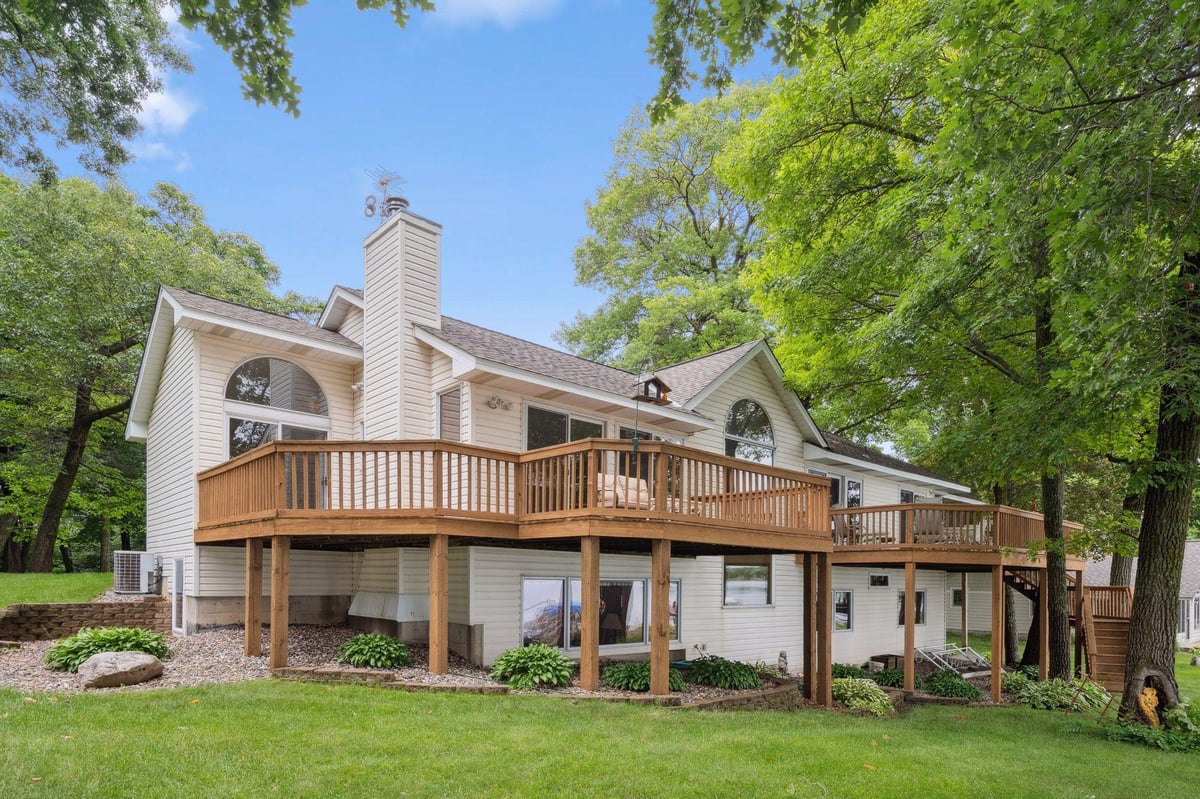 11274 Hoyer Avenue NW, Annandale, MN 55302