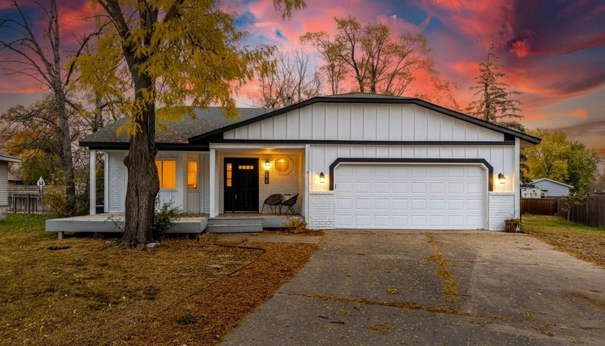 10419 Goldenrod Street NW, Coon Rapids, MN 55448