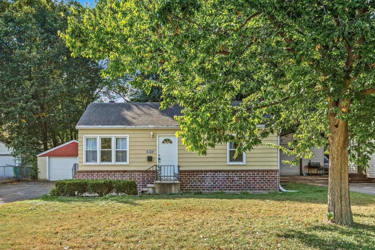 6329 47th Avenue N, Crystal, MN 55428