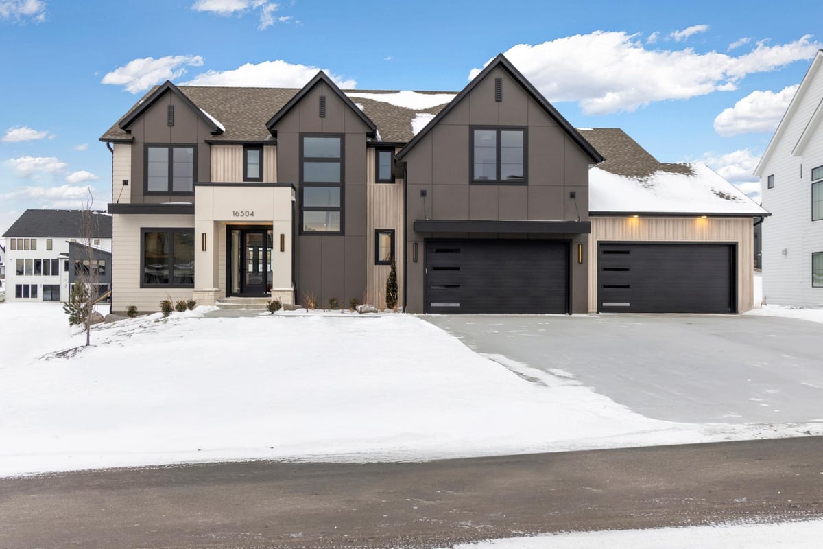 16504 47th Place N, Plymouth, MN 55446