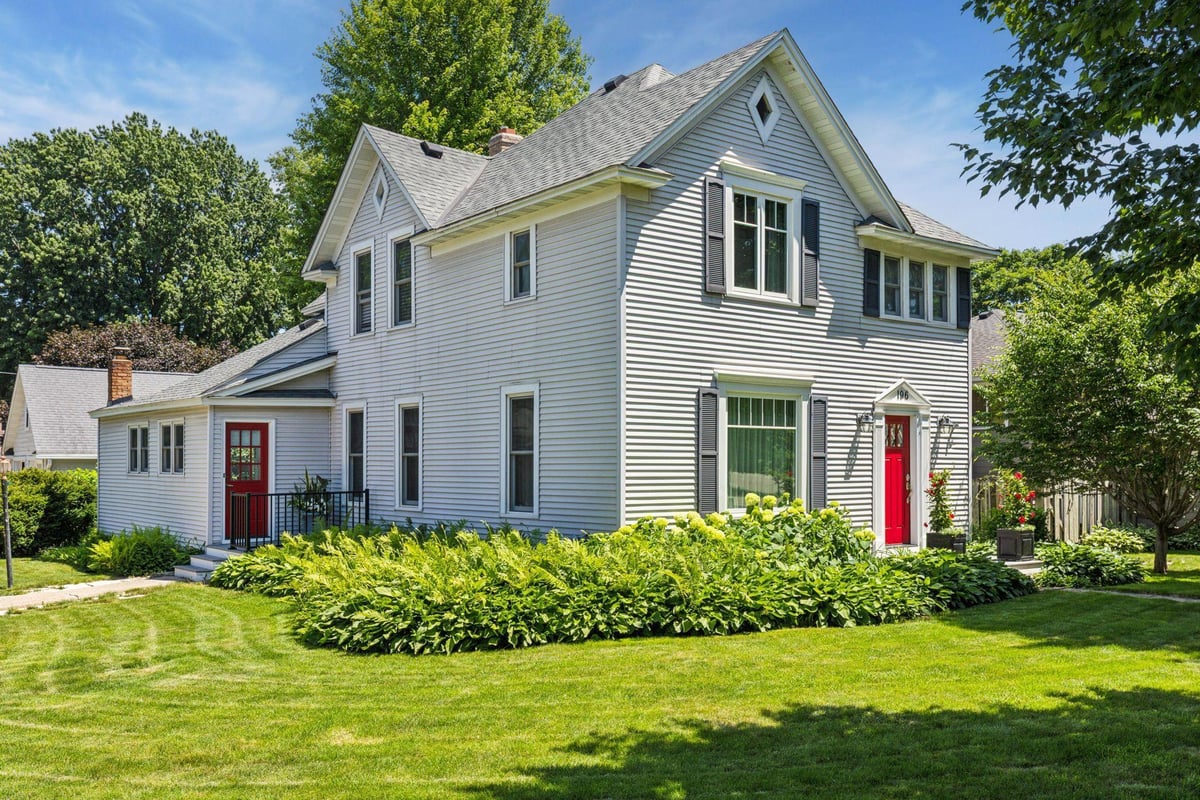 196 N Brown Road, Long Lake, MN 55356