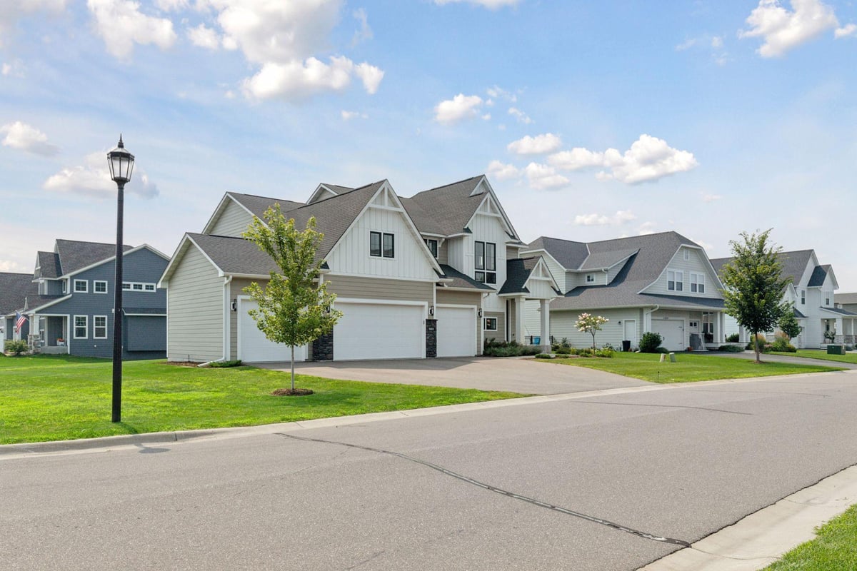 5901 131st Street N, Hugo, MN 55038