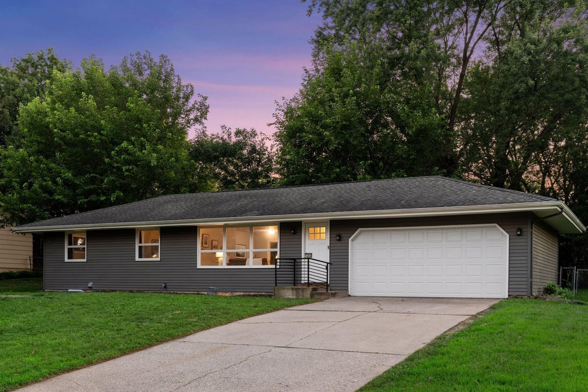 1484 19th Avenue NW, New Brighton, MN 55112