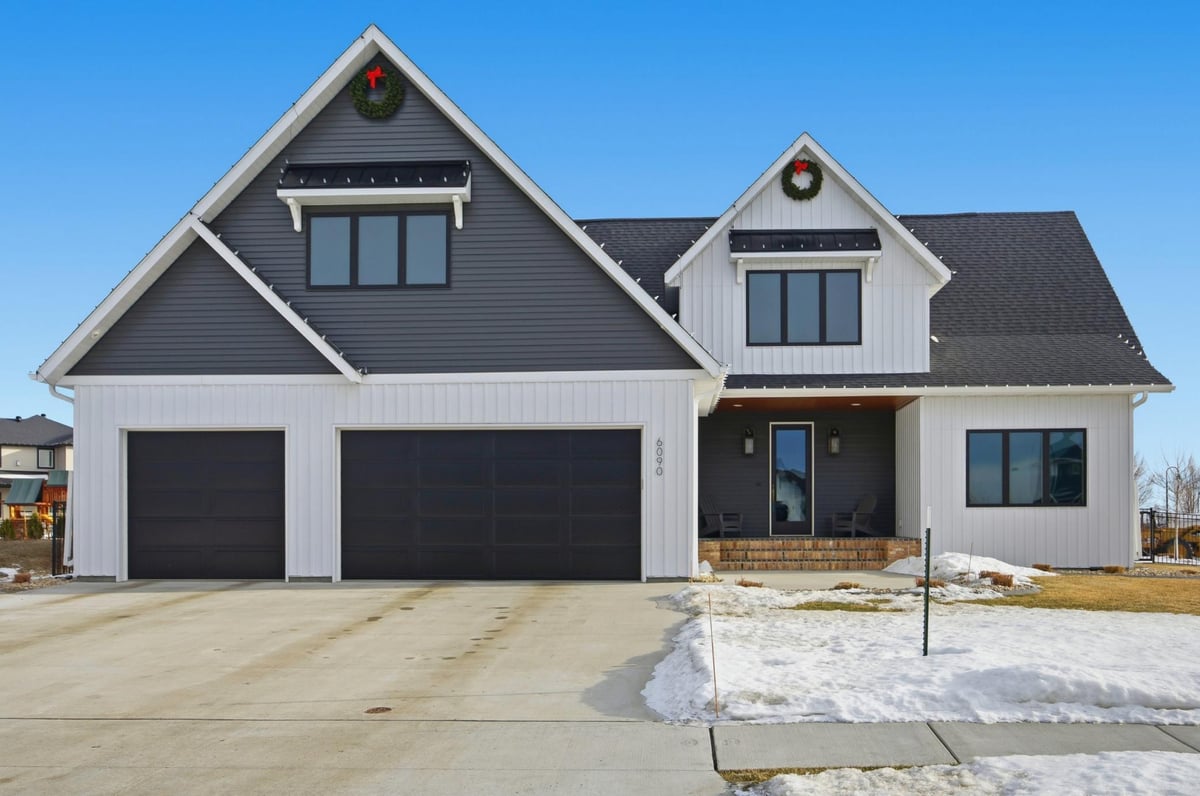 6090 Wildflower Drive S, Fargo, ND 58104