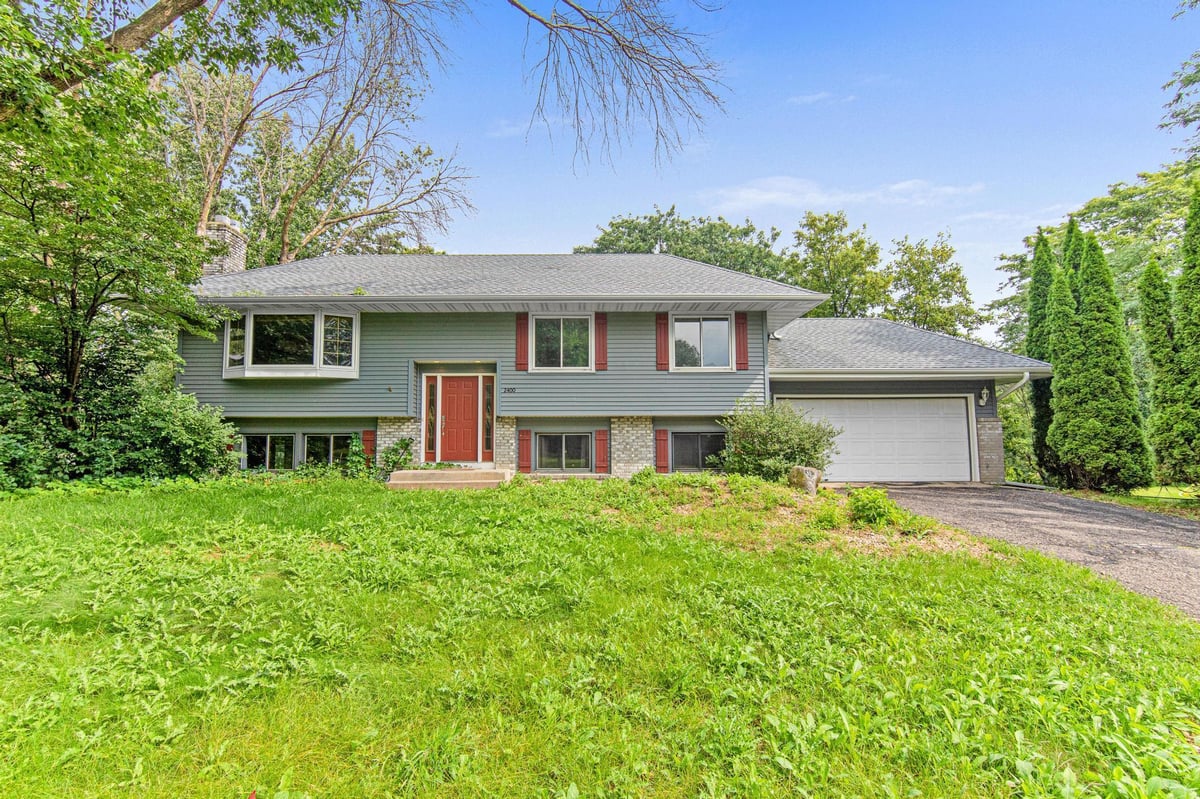 2400 E 125th Street, Burnsville, MN 55337