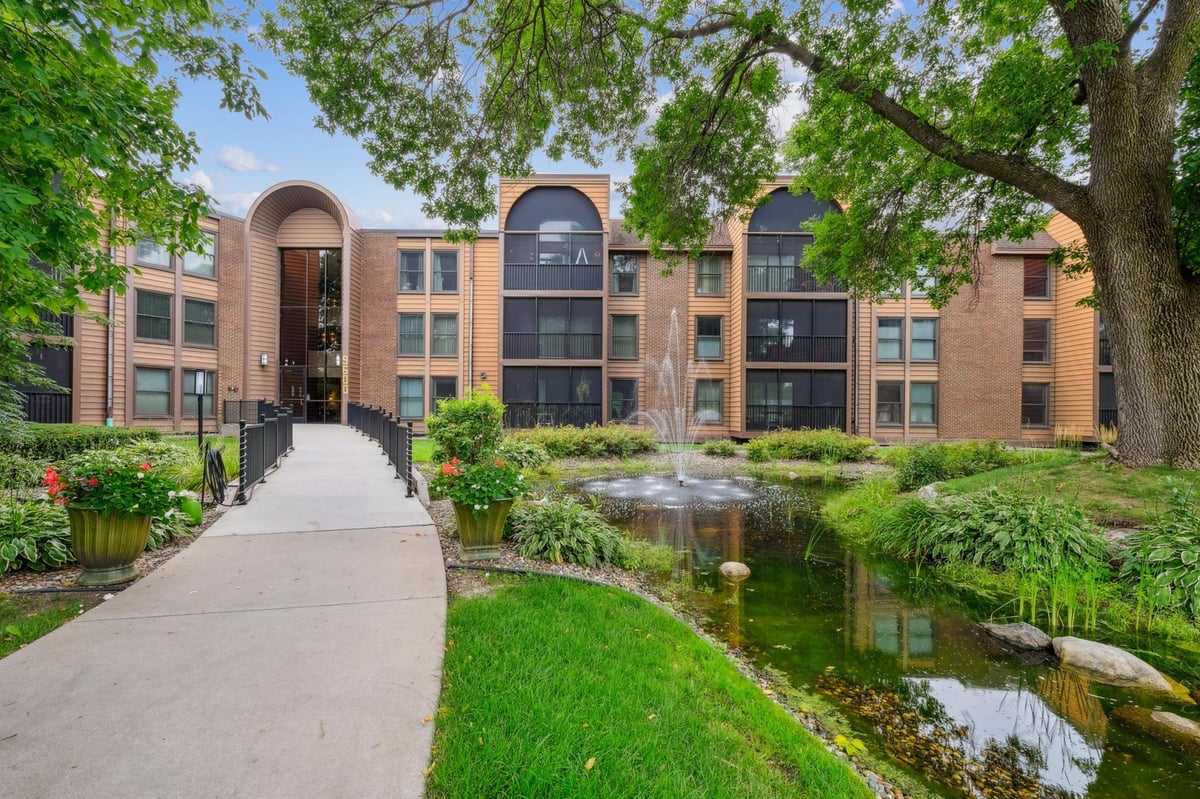 9600 Portland Avenue S #308, Bloomington, MN 55420