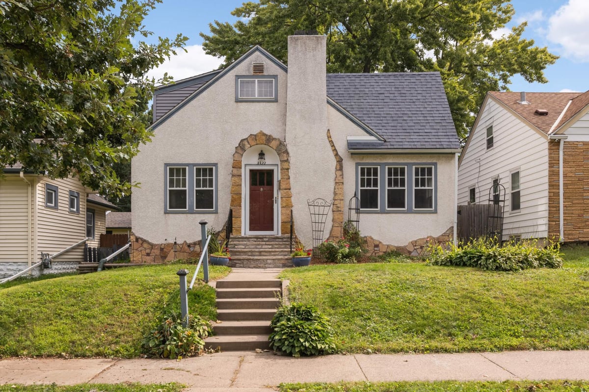 3322 N Washburn Avenue N, Minneapolis, MN 55412