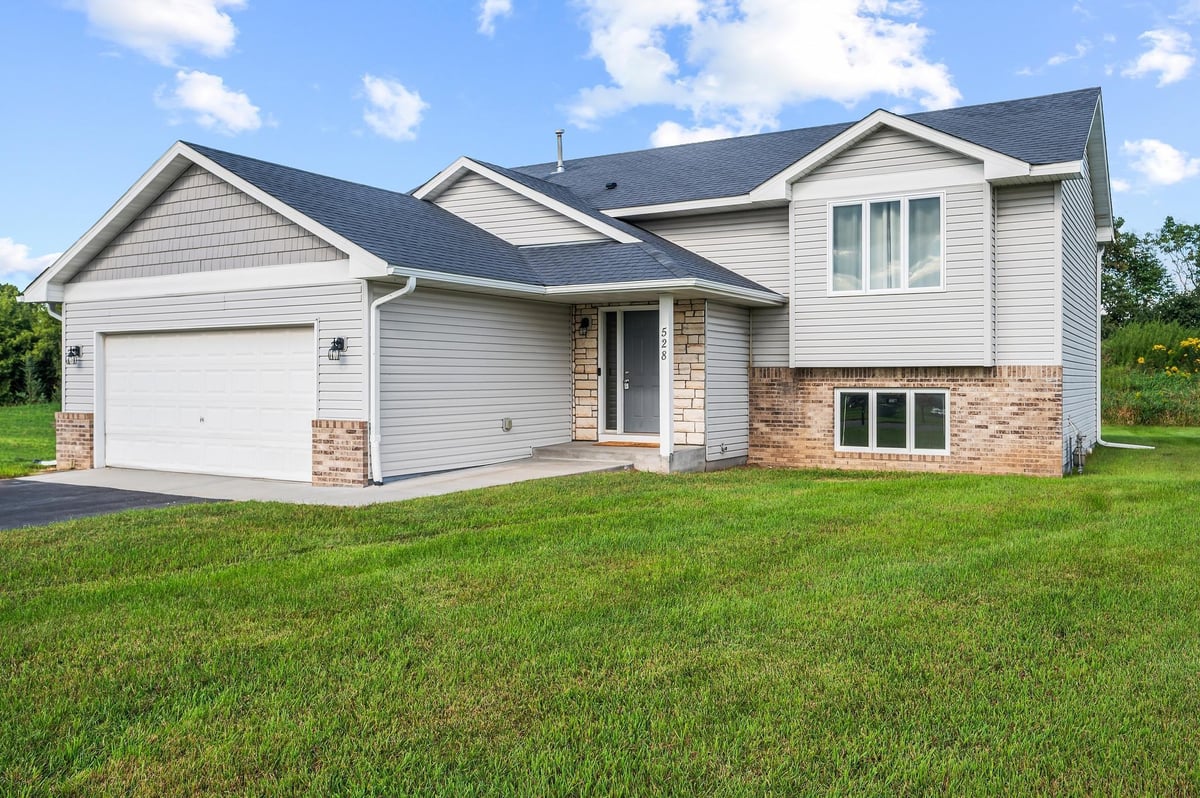 528 Jackson Circle, Somerset, WI 54025