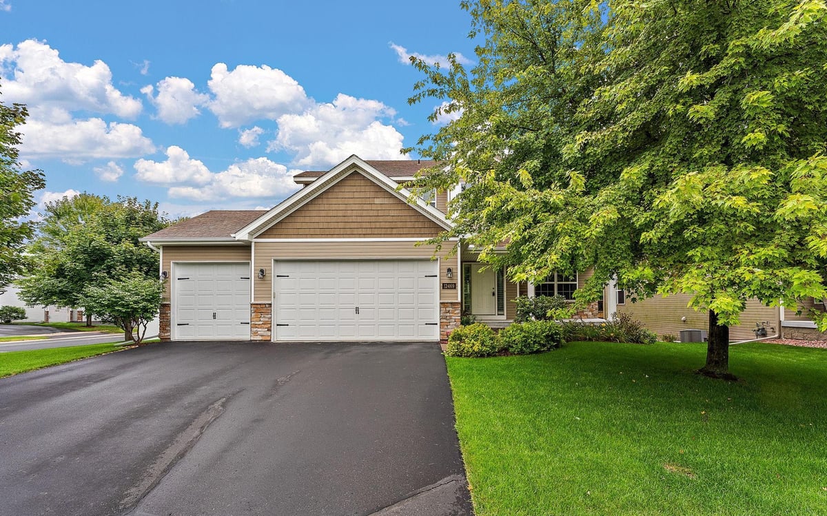 12469 National Street NE, Blaine, MN 55449