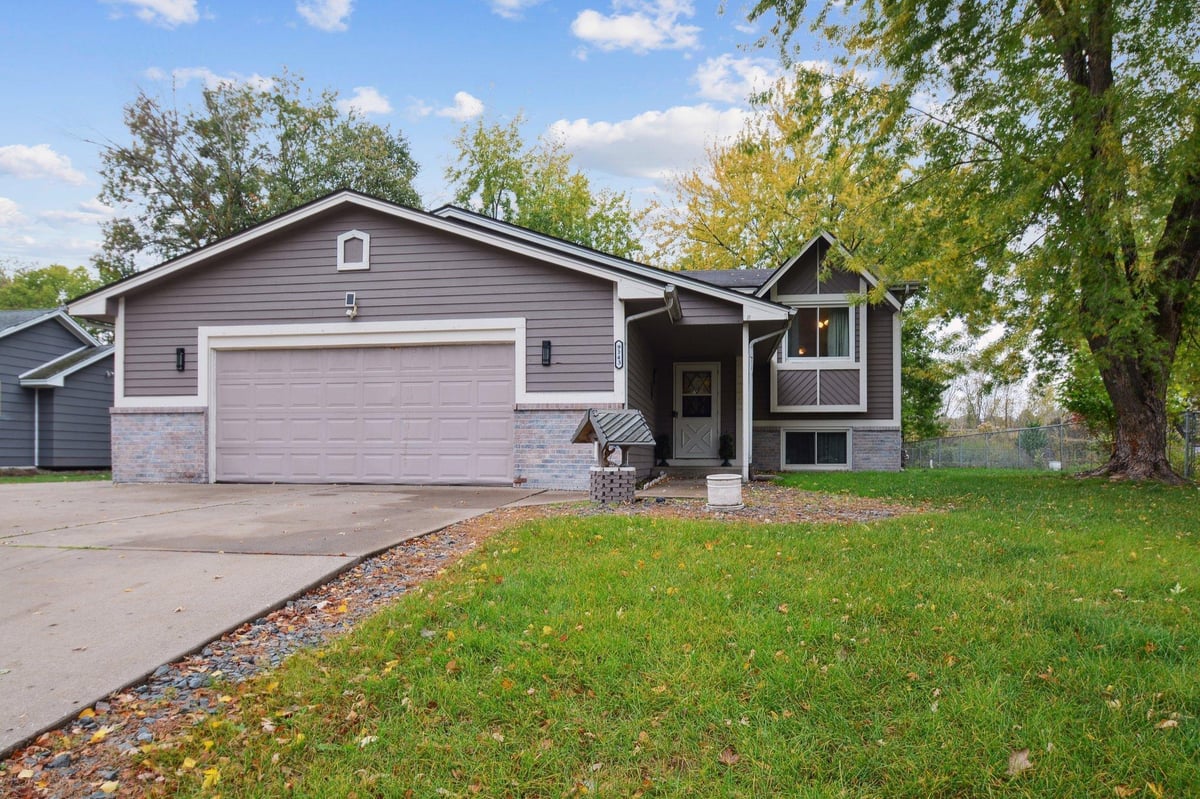 9143 James Avenue N, Brooklyn Park, MN 55444