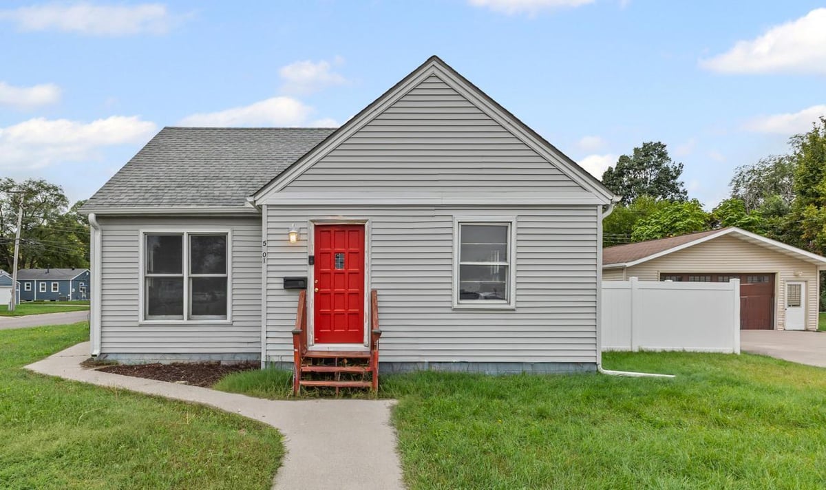 5301 Edgewood Avenue N, Crystal, MN 55428