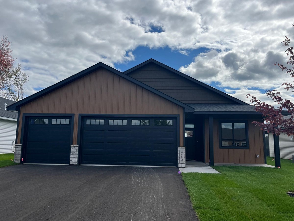 719 Margaret Lane NE, Isanti, MN 55040