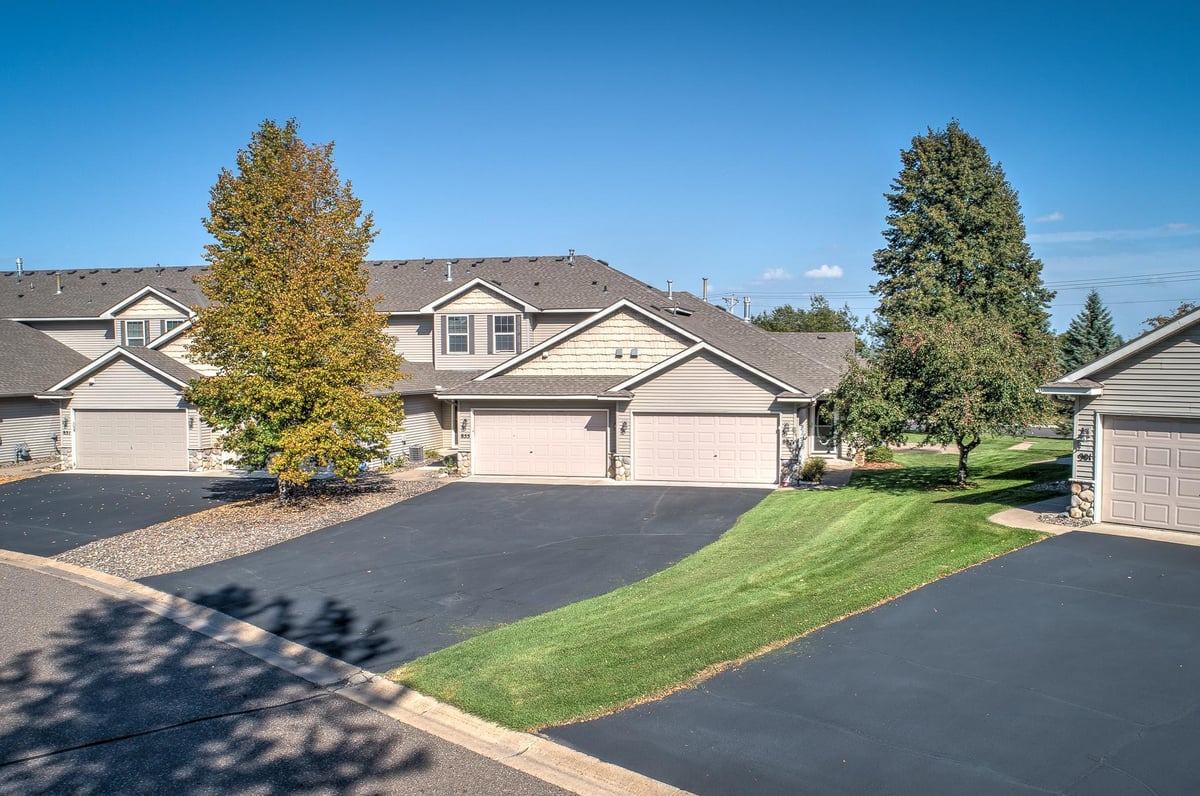 857 Winsome Way NW, Isanti, MN 55040
