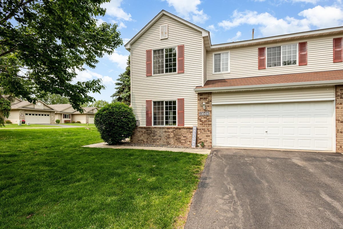 13049 Europa Trail Way N #H, Hugo, MN 55038