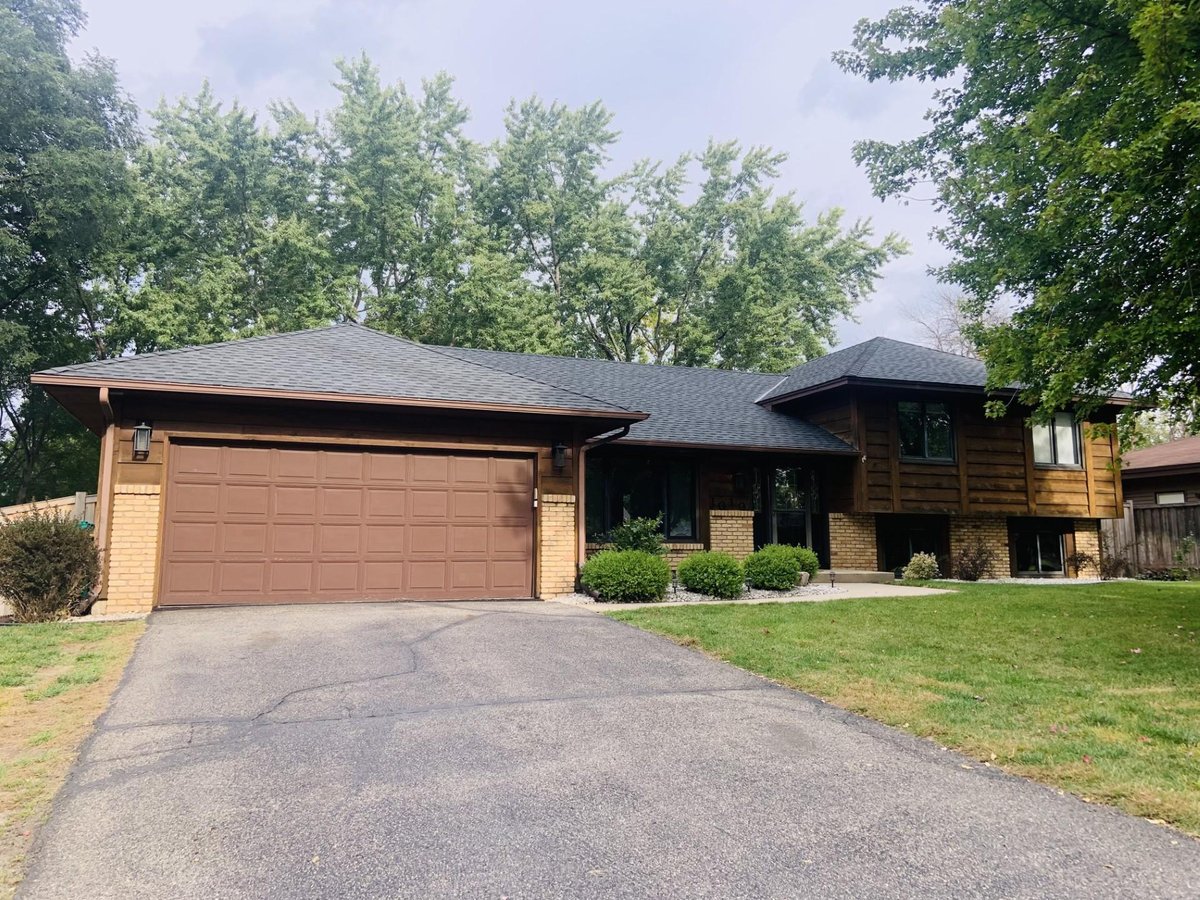 1010 E 157th Street, Burnsville, MN 55306
