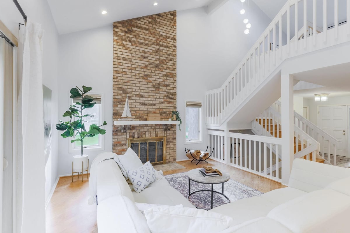 1148 Hollybrook Drive, Wayzata, MN 55391