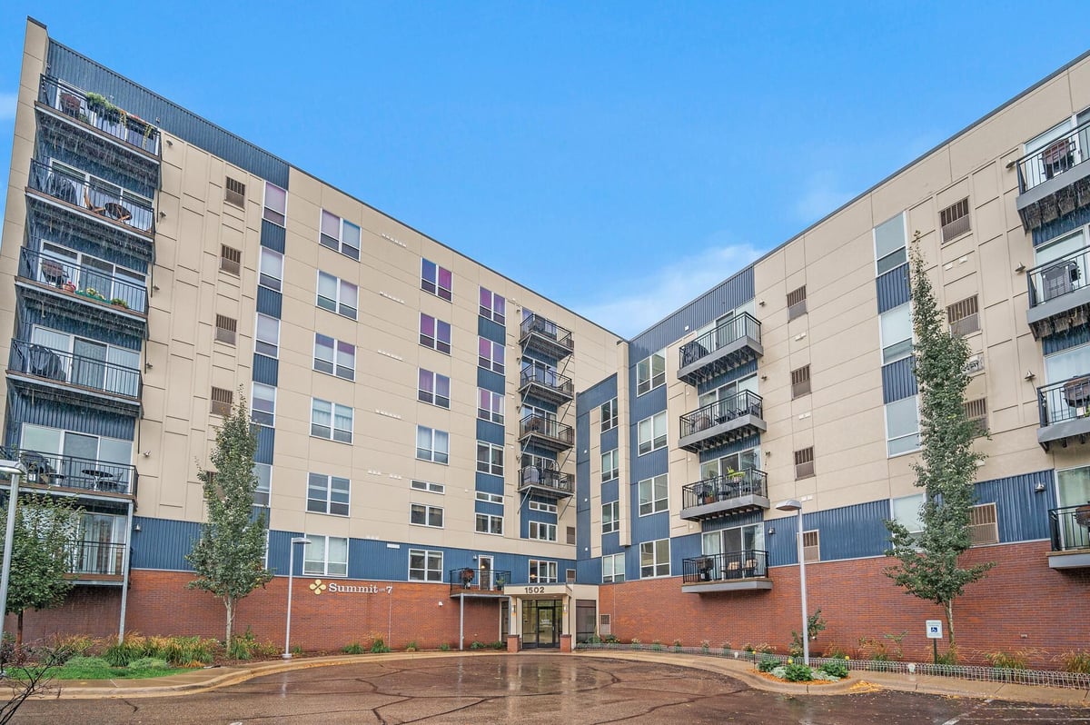 1502 5th Street N #403, Hopkins, MN 55305