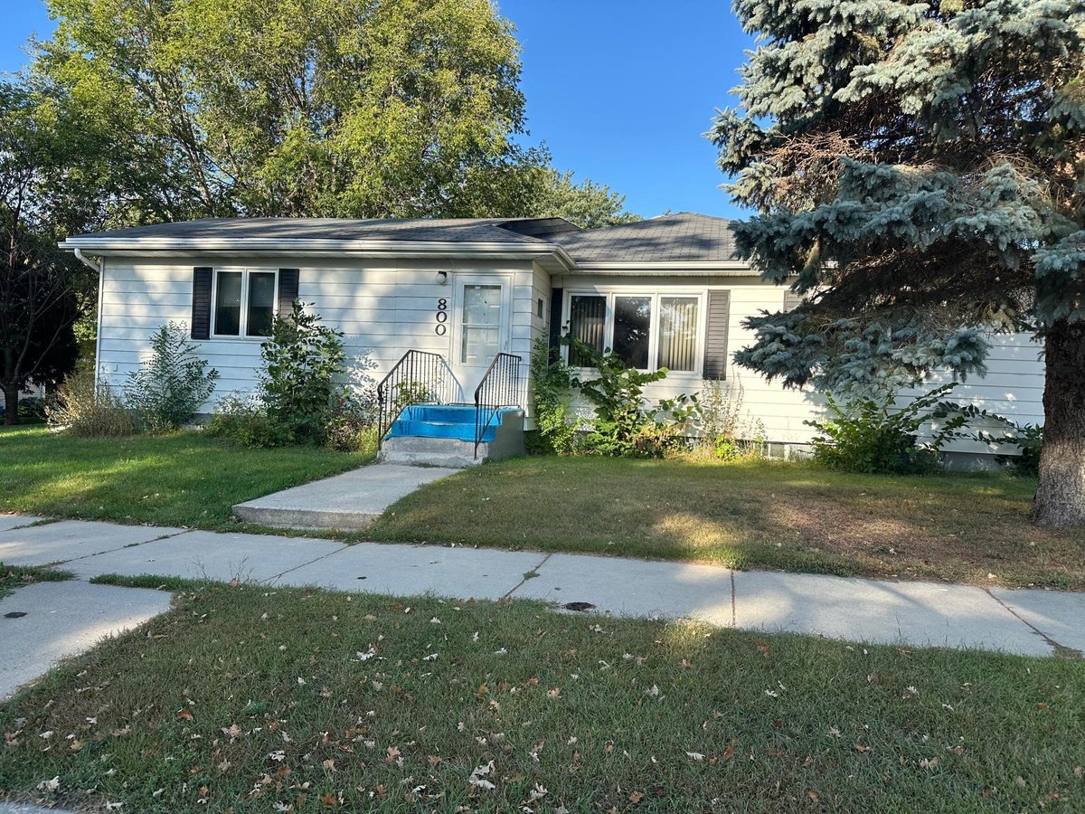 800 Rossman Avenue, Detroit Lakes, MN 56501