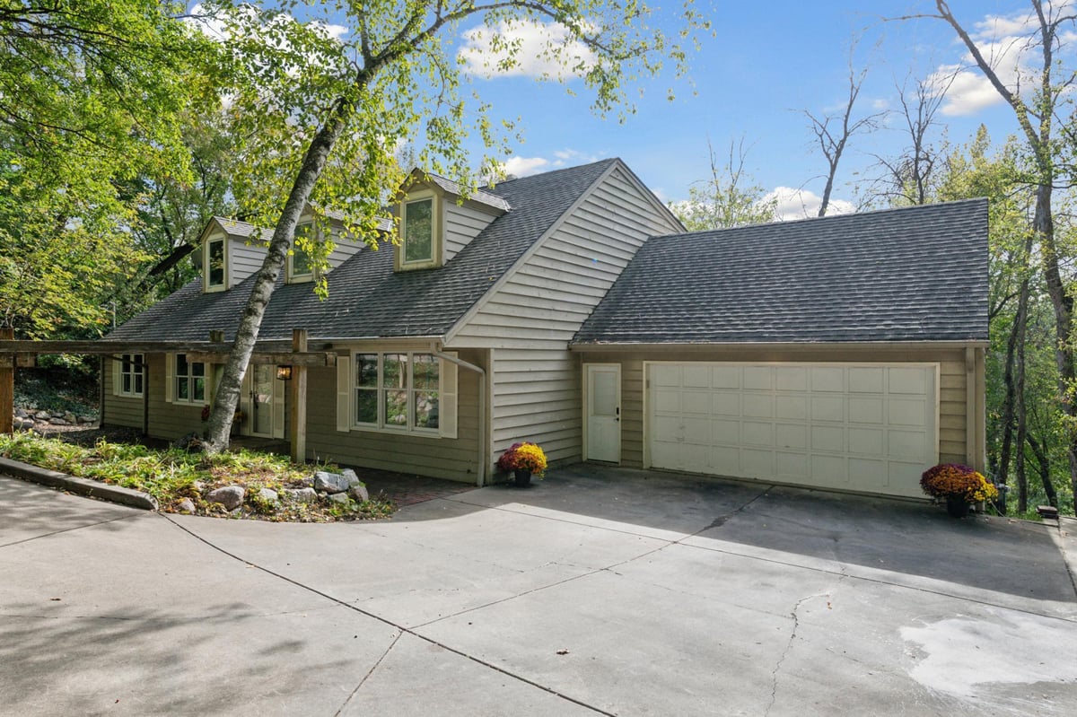 18213 Hermitage Way, Minnetonka, MN 55345