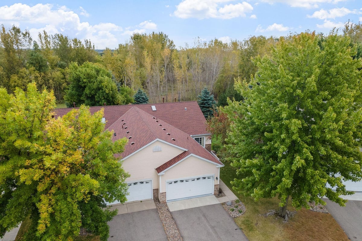 9042 Preserve Trail, Savage, MN 55378