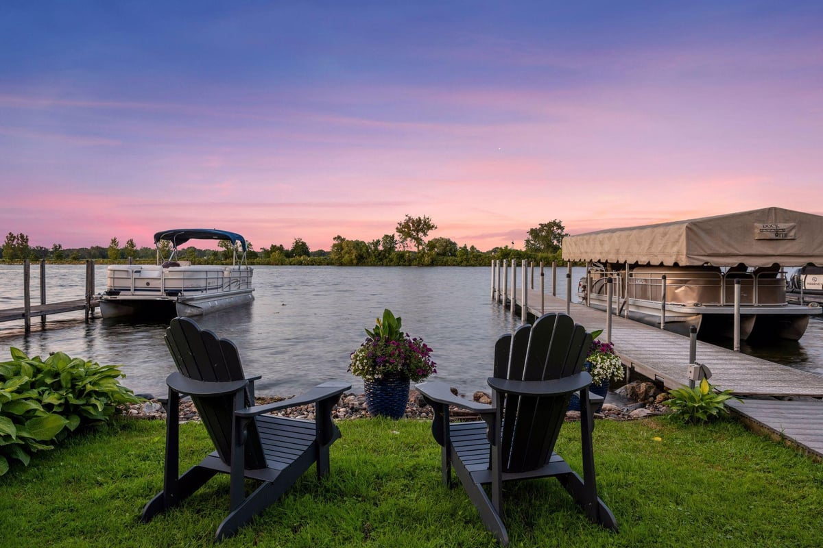 2819 Mckenzie Point Road, Minnetonka, MN 55391