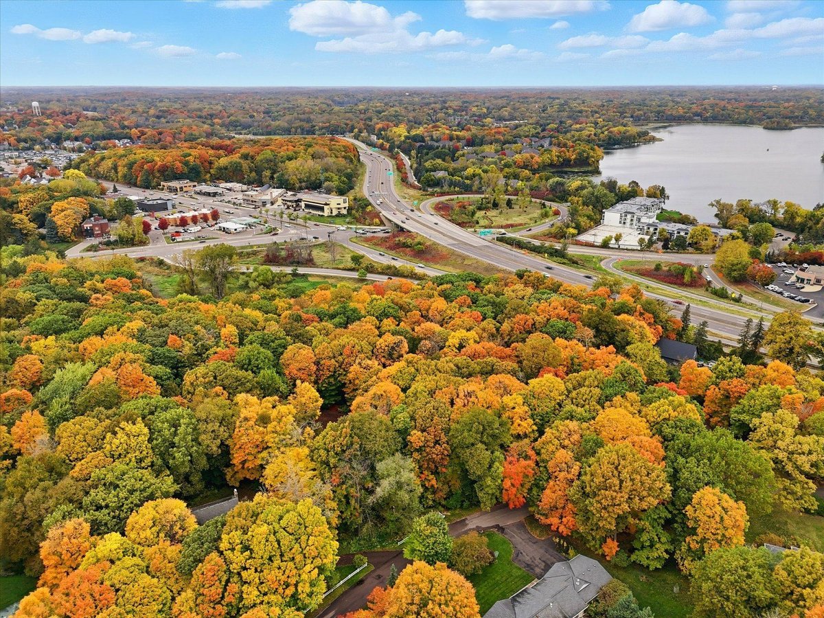 1426 Holdridge Circle, Wayzata, MN 55391