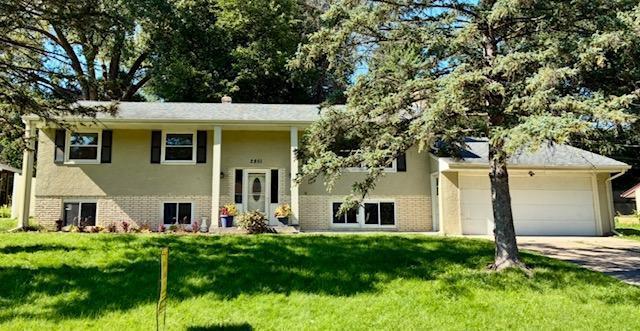 2851 FERNWOOD Street, Roseville, MN 55113