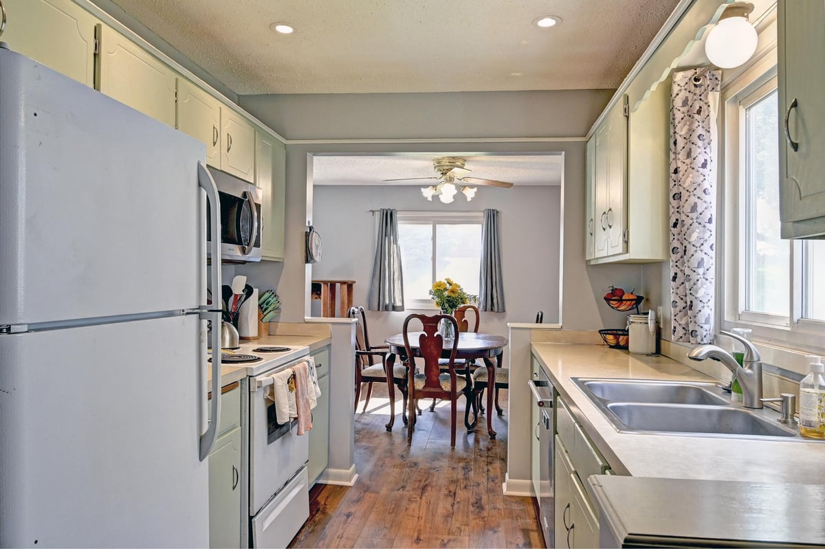 1327 67th Lane N, Brooklyn Center, MN 55430