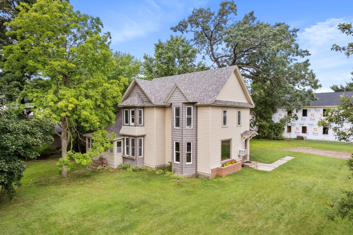 38932 7th Avenue, North Branch, MN 55056