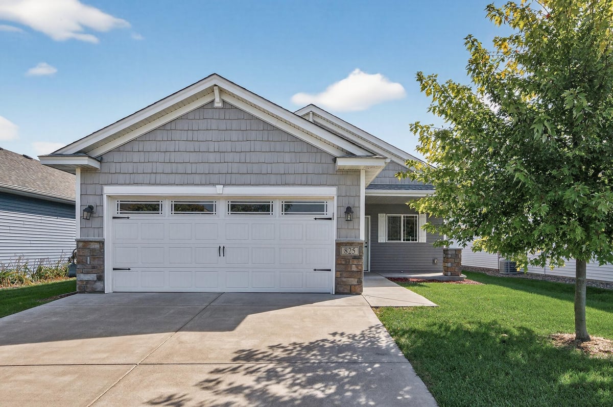 825 Golden Way NW, Isanti, MN 55040