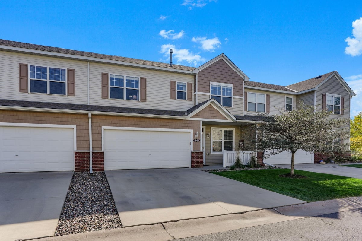 1967 Sierra Drive #303, Hastings, MN 55033