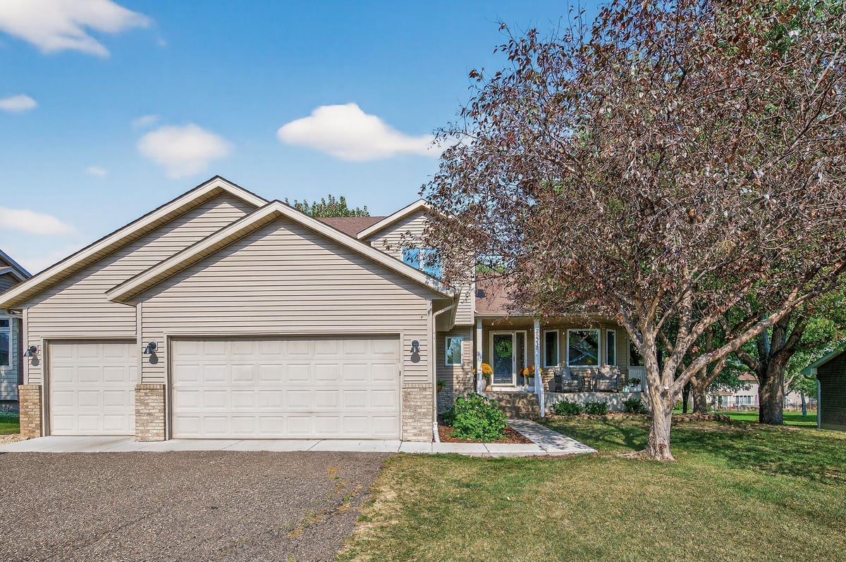 21318 Foxtail Lane, Rogers, MN 55374