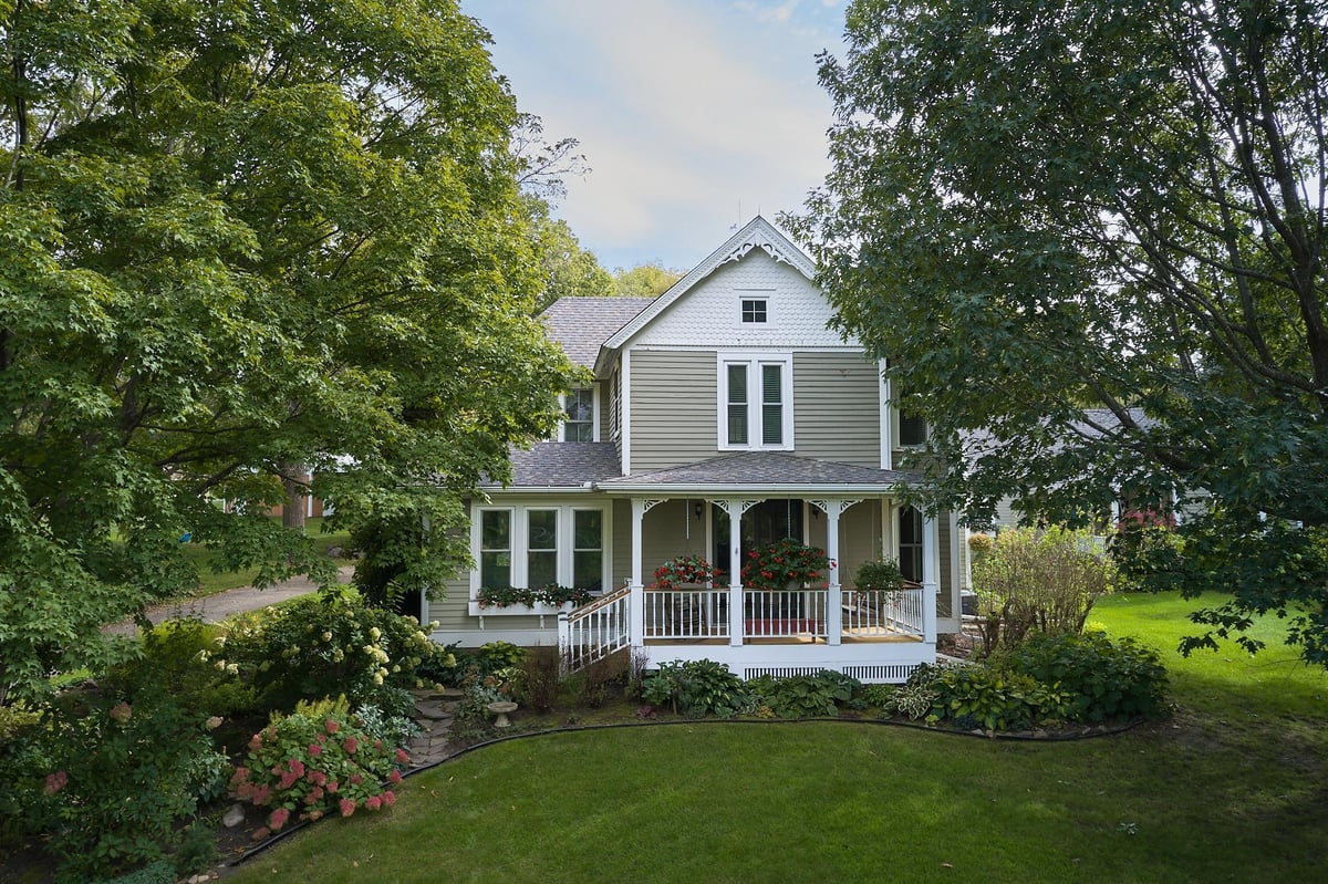 27055 Smithtown Road, Shorewood, MN 55331