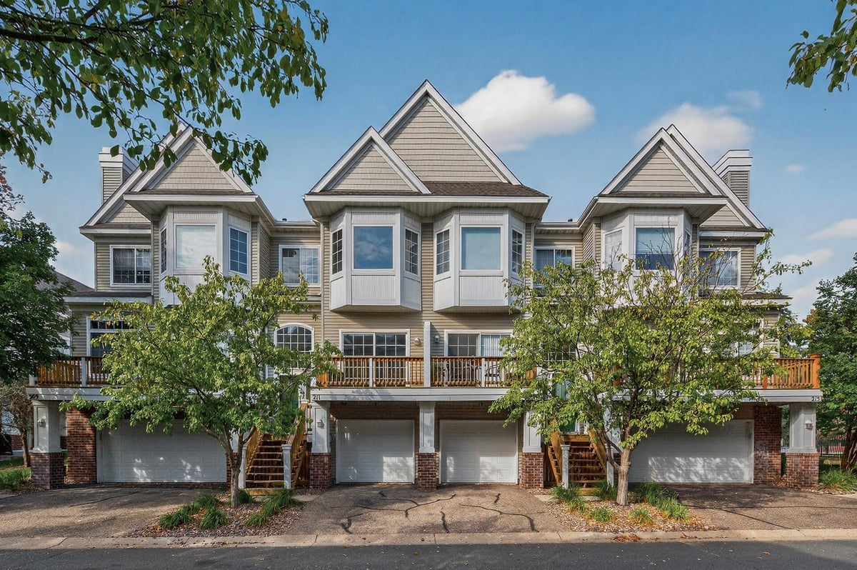 211 Christenson Way NE, Fridley, MN 55432