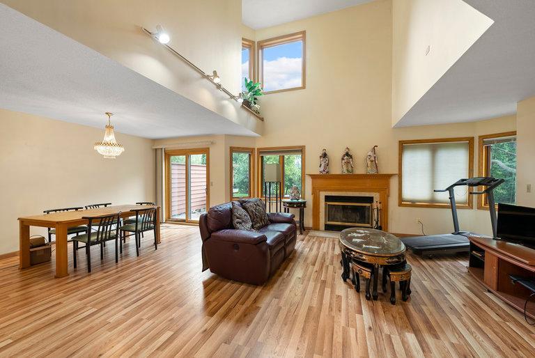 10695 53rd Avenue N, Plymouth, MN 55442