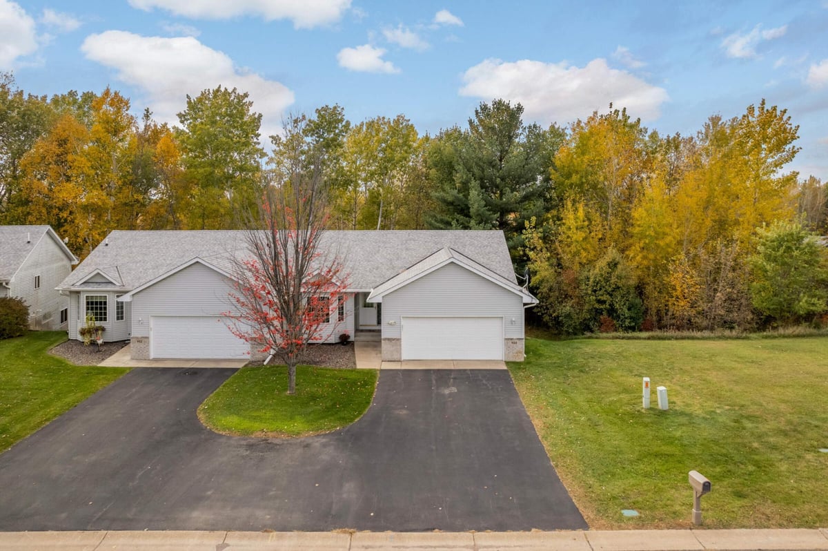 900 Shady Ridge Lane, Braham, MN 55006