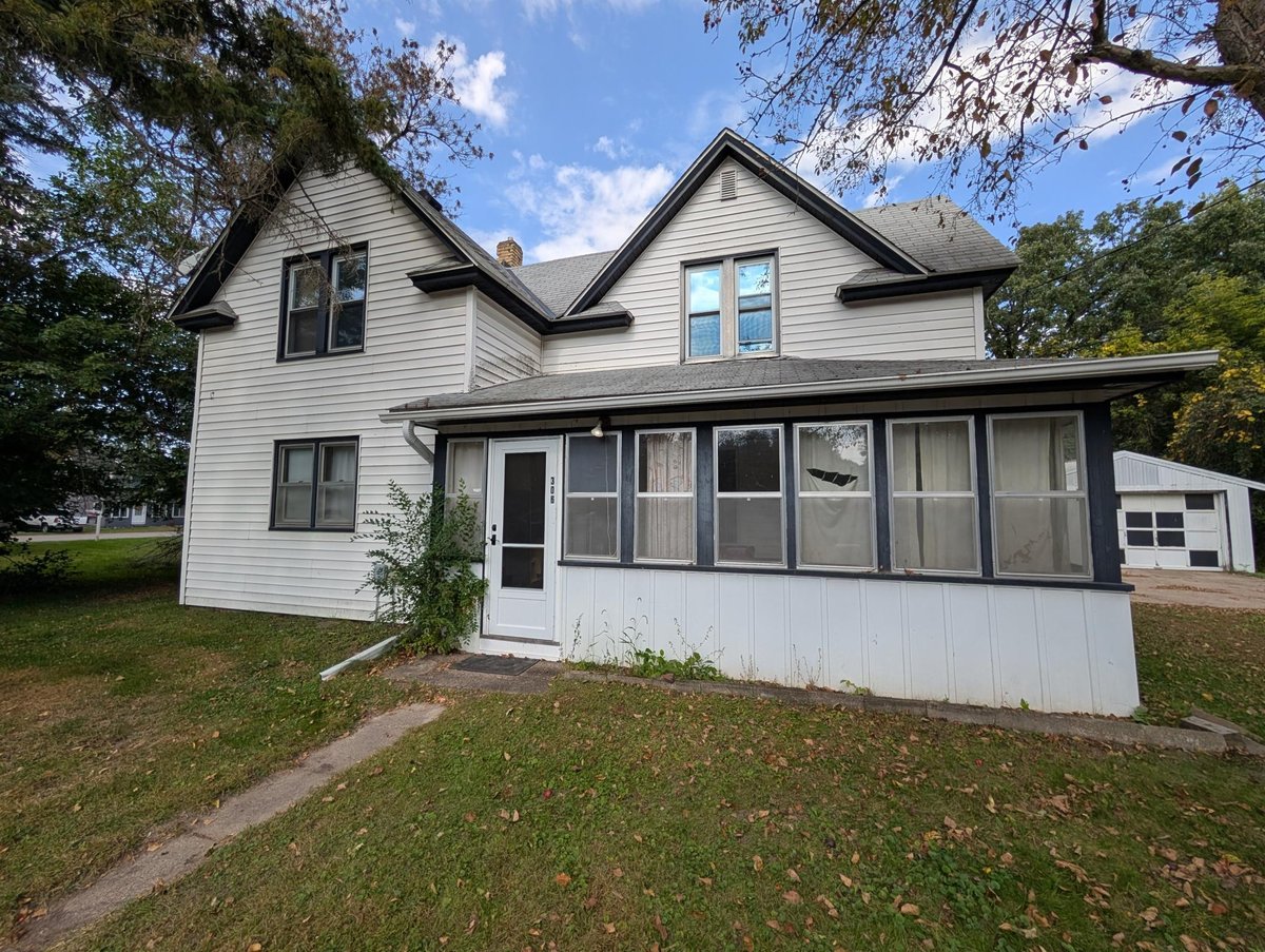 306 3rd Street S, Princeton, MN 55371