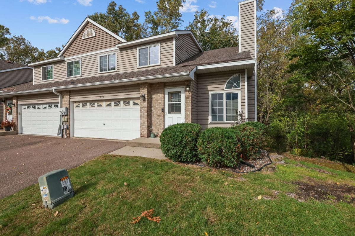 1039 Fillmore Circle NE, Fridley, MN 55432