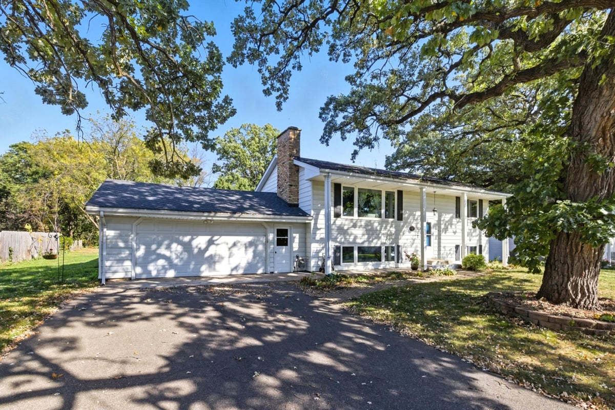 16010 14th Avenue N, Plymouth, MN 55447