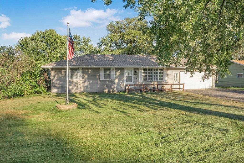 842 Vernon Avenue NW, Elk River, MN 55330