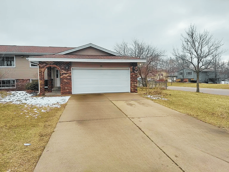 94 108th Avenue NW, Coon Rapids, MN 55448