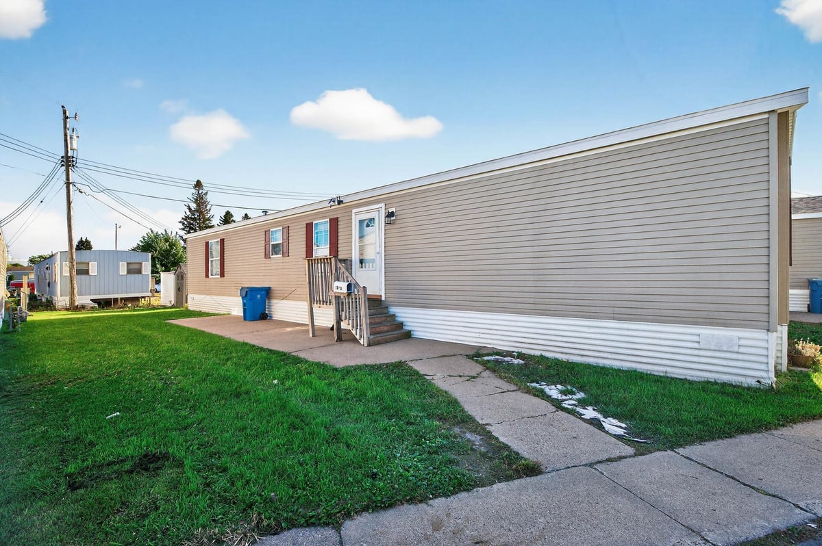 1010 NE North Circle NE, Fridley, MN 55432