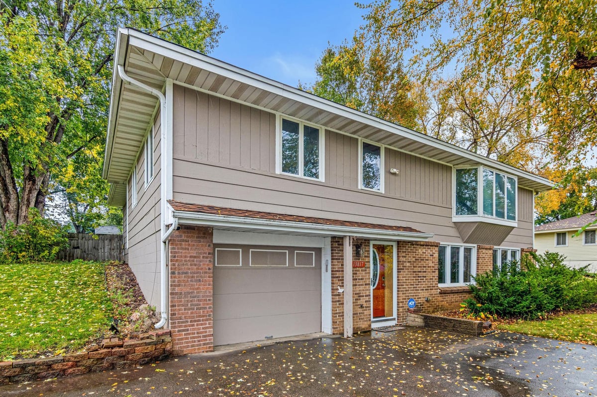 13817 Thomas Avenue S, Burnsville, MN 55337