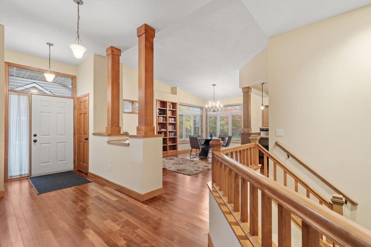 7322 Kestrel Trail, Savage, MN 55378