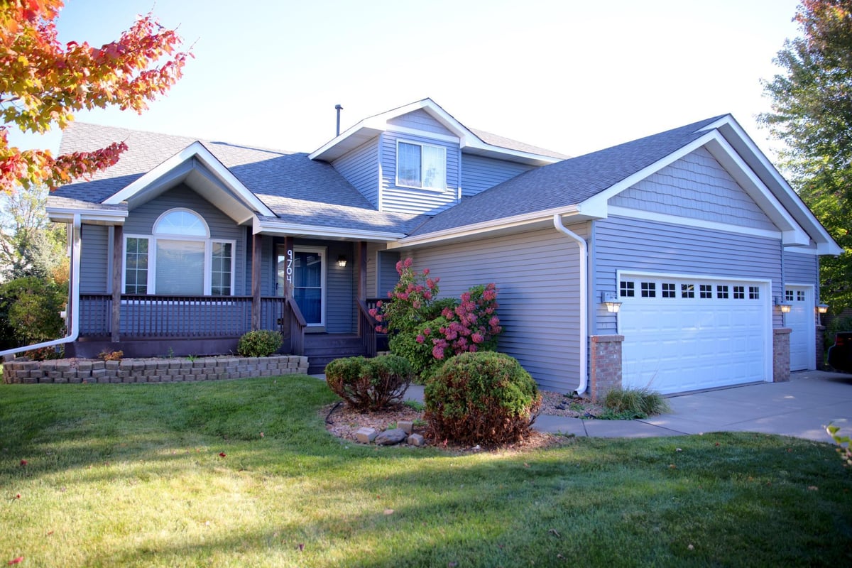 9704 Greenspruce Avenue N, Brooklyn Park, MN 55443